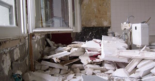 Демонтаж хрущевки в Алексеевке - удаление старых полов и стен по выгодной цене от 1794 рублей.